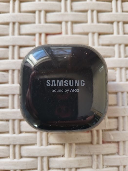 Продам Samsung galaxy bads live