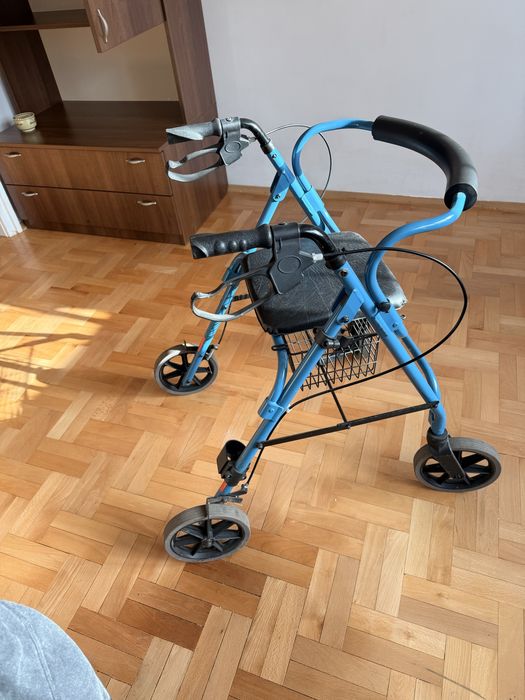 Проходилки за възрастни