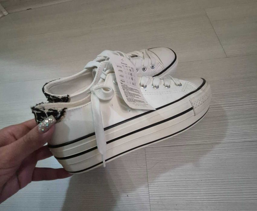 бели кецове с дебела плтформа