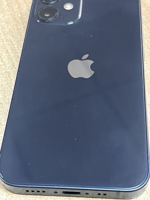 Iphone 12 mini черен