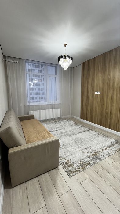 Девушка/и на подселение