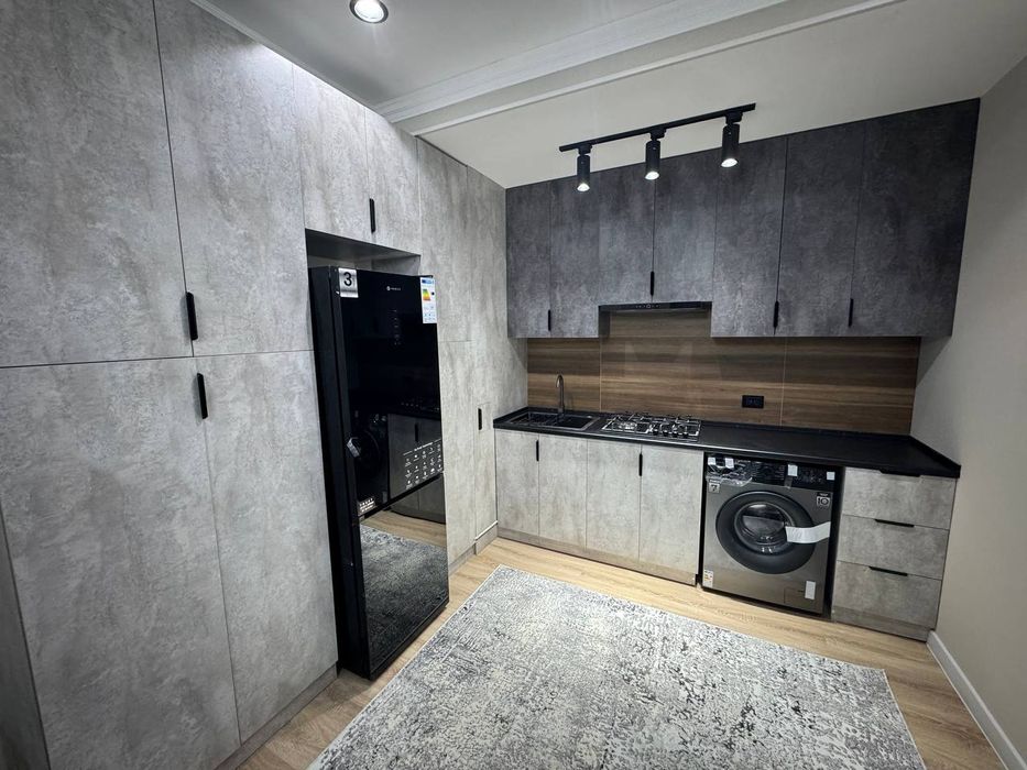 На Продаже 2 комнатная , Юнусабад-13 квартал  Новостройка