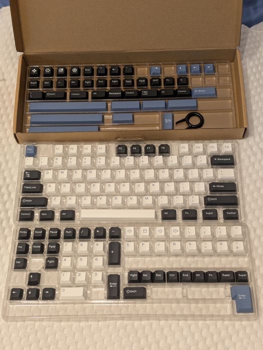 KBDiy Artic keycaps - PBT - Double shot - Cherry MX