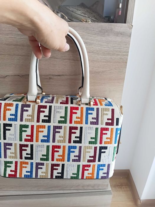 Geanta Fendi eleganta