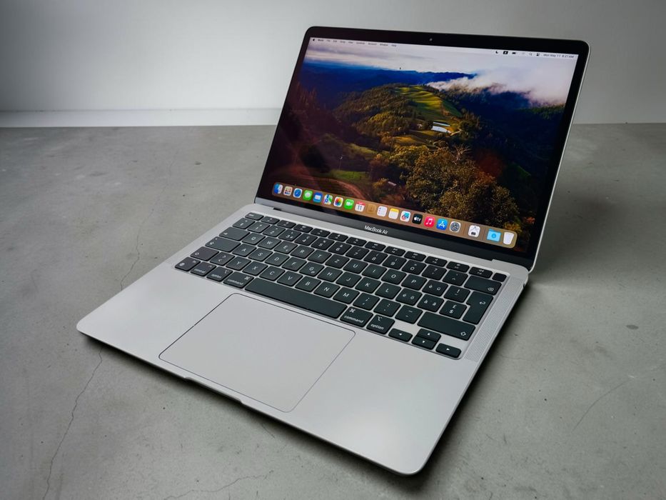 Apple MacBook Air 13 inch M1 16RAM 512GB Space Gray Отличен! Гаранция! — миниатюра 4