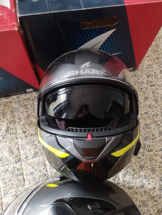 Продавам  каска,, Shark Evo Es Kryd ,,-Discovery.Каската е модуларна..Размер S