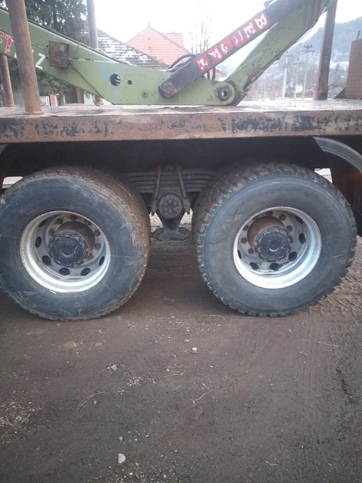Camion forestier