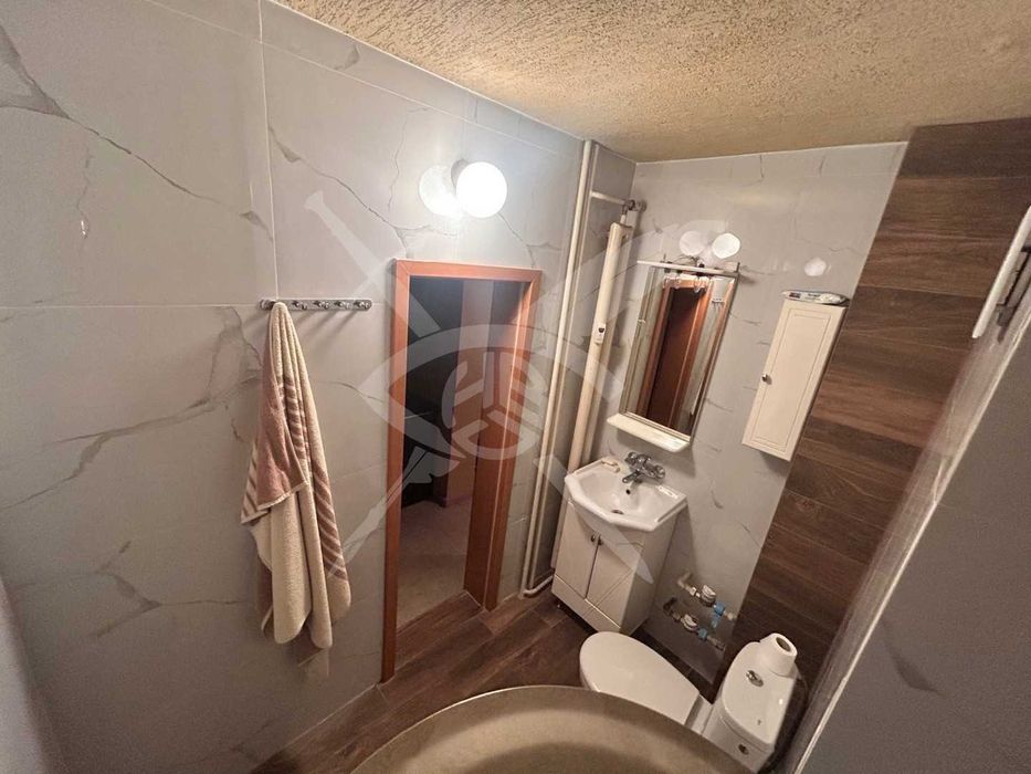 Дава се под наем Тристаен апартамент в София, Медицинска академия - 140 кв.м за 1097.01 € - Снимка #11