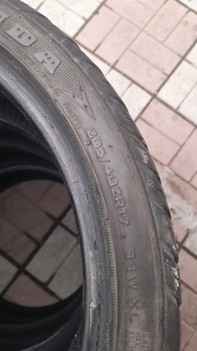 Продам резину R17 205/40