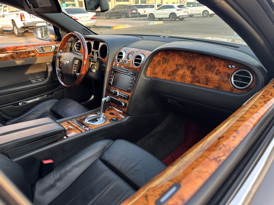 Bentley Continental Flying Spur w12 25700 mile ca Nou