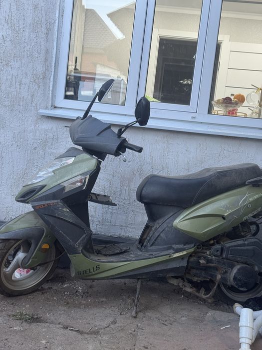 Продам скутер на запчасти
