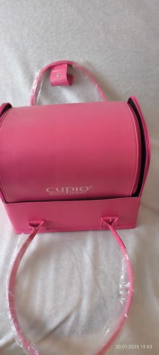 Vând geanta cosmetice Cupio noua