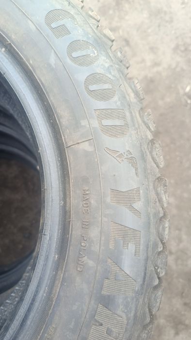 Goodyear 185/65/15 комплект зима