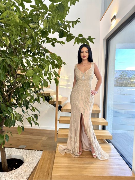 Rochii de inchiriat de la 150 lei