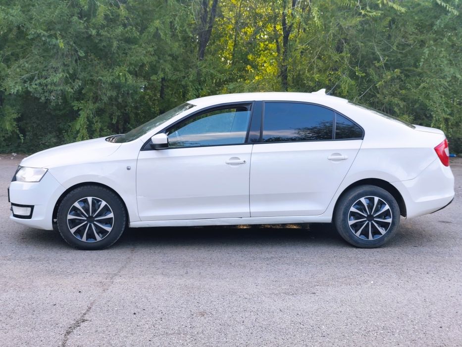 Продам Skoda Rapid на автомате