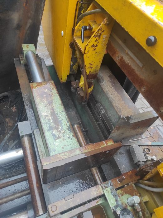 Fierăstrău pentru metal cu bandă Kasto