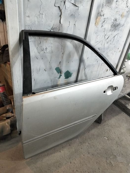 Продам дверь Камри 30