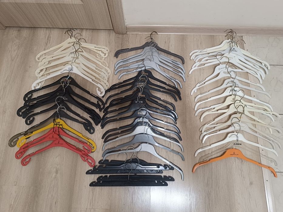 Вешалки для одежды