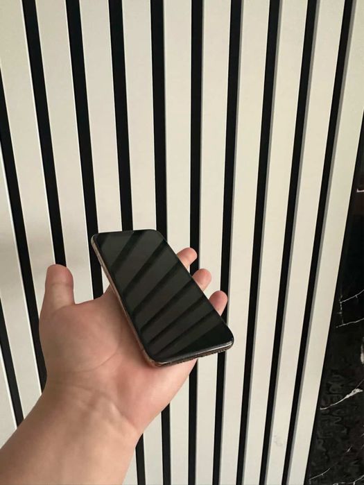 Продам айфое 11 про