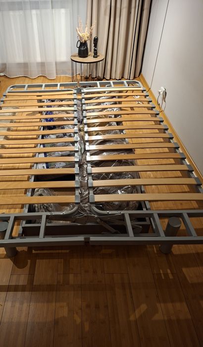 Vand pat cadru metalic Ikea
