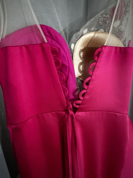 Rochie de ocazii purtata ca nasa