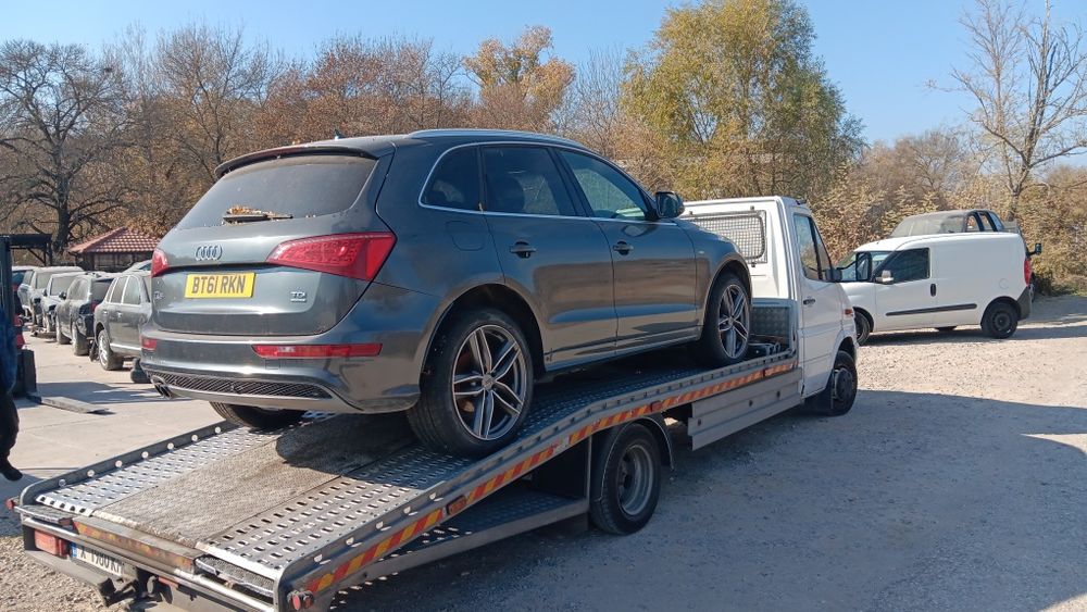 Audi Q5 2.0 TDI , 6 скорости, ръчка , 177 к.с. ,на части