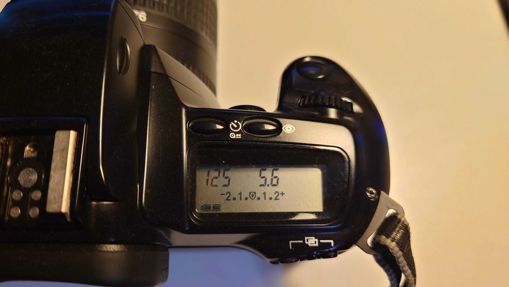 Aparat de fotografiat Canon EOS 3000