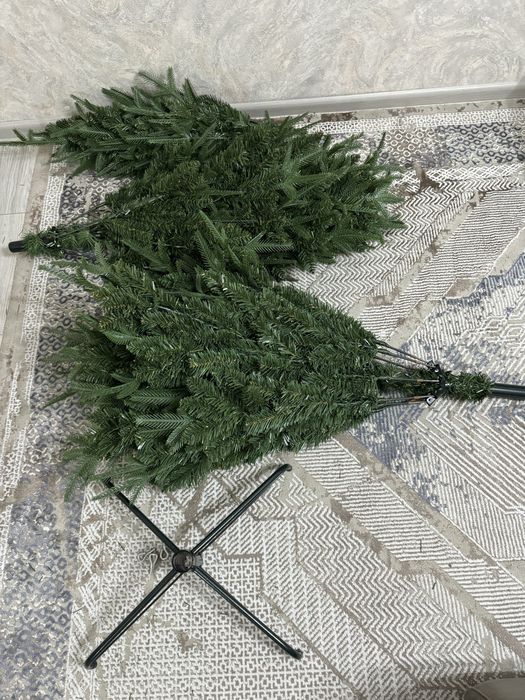 Елка с украшением