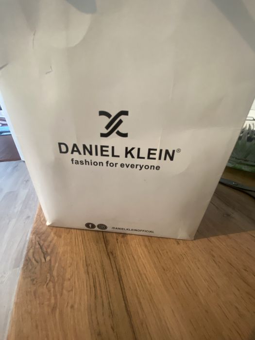 Продам часы новые Deniel klean