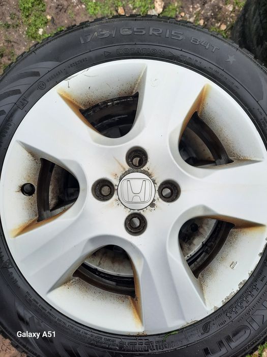 Ляти джанти с гуми 4×100 за Хонда.