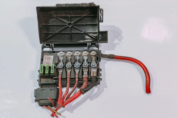 Panou sigurante  Tablou baterie 1J0937550AB Volkswagen VW Bora prima