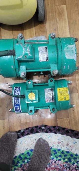 Продам вибродвигатели