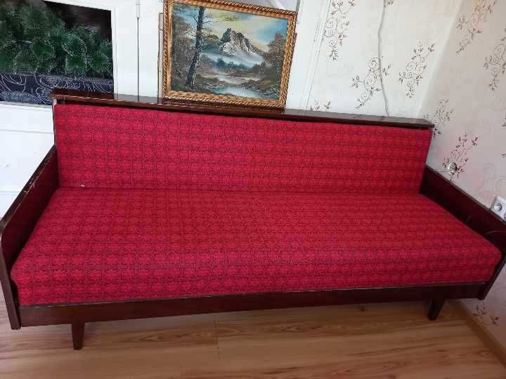 Кухненски диван .Маси и столове