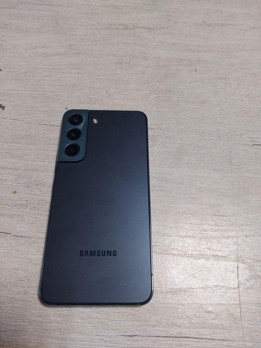 Продам Samsung Galaxy S22