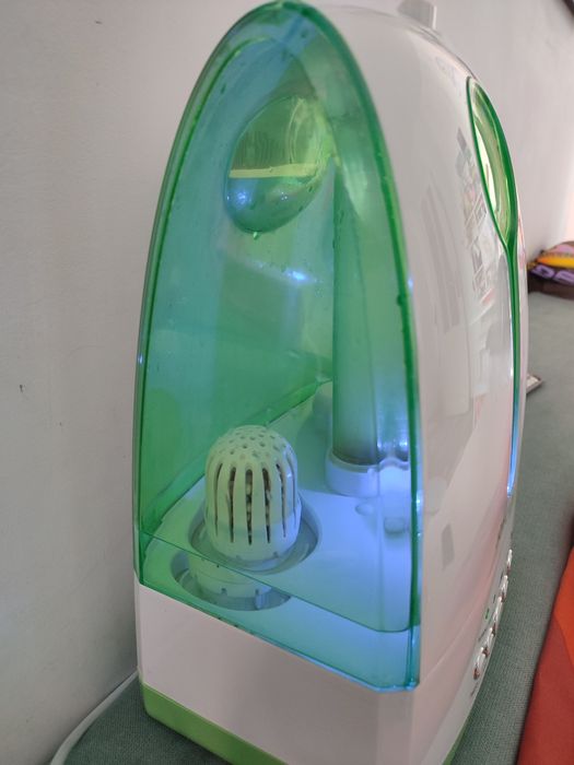 Vând umidificator ultrasonic JoyCare