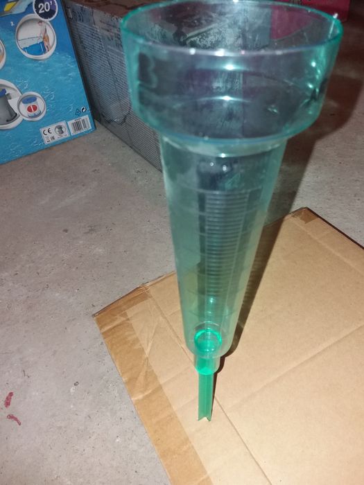 Дъждомер мери количество дъж