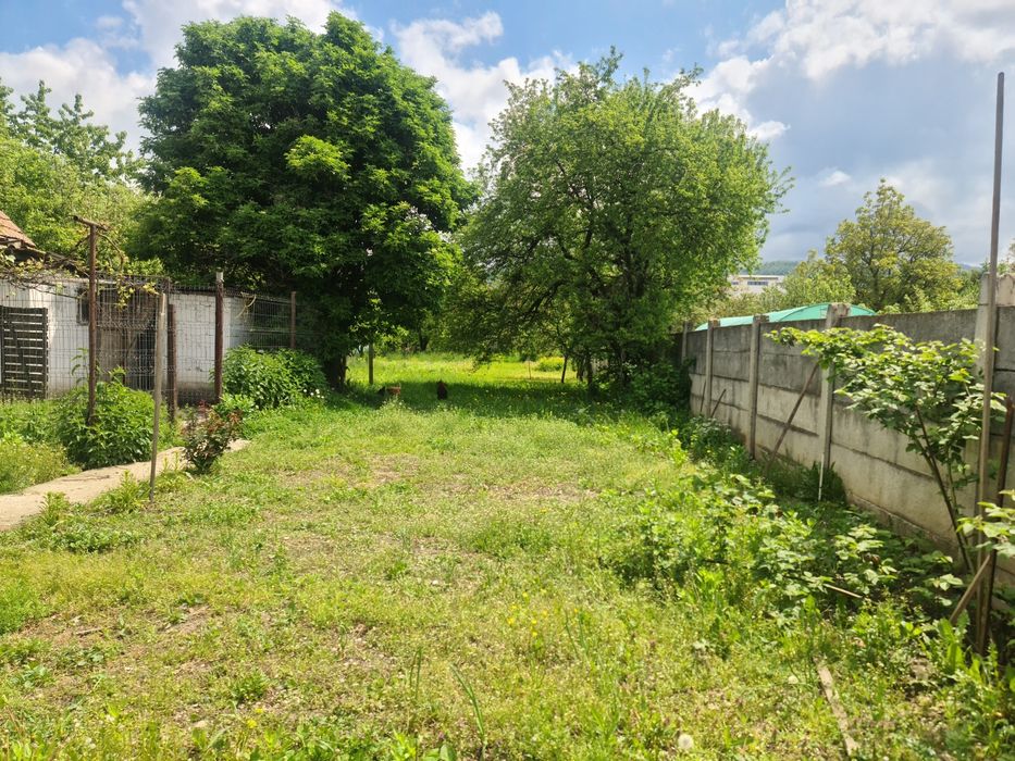 Proprietar vând casă cu teren 900 mp în Râșnov – zonă liniștită – ideal locuință, casă de vacanță sau investiție – 165.000 € negociabil