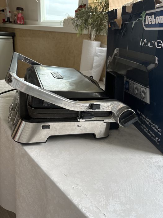 Продаю грильницу DeLonghi