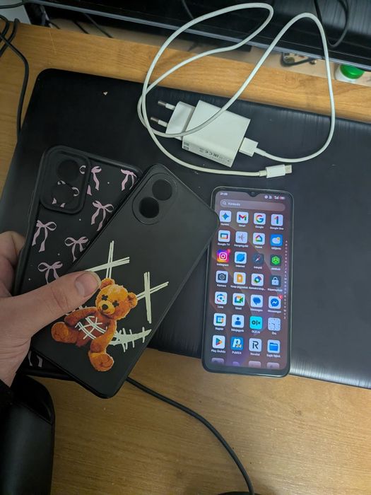 Oppo A38 (128GB) - Stare Foarte Bună + Încărcător + 2 Huse GRATIS