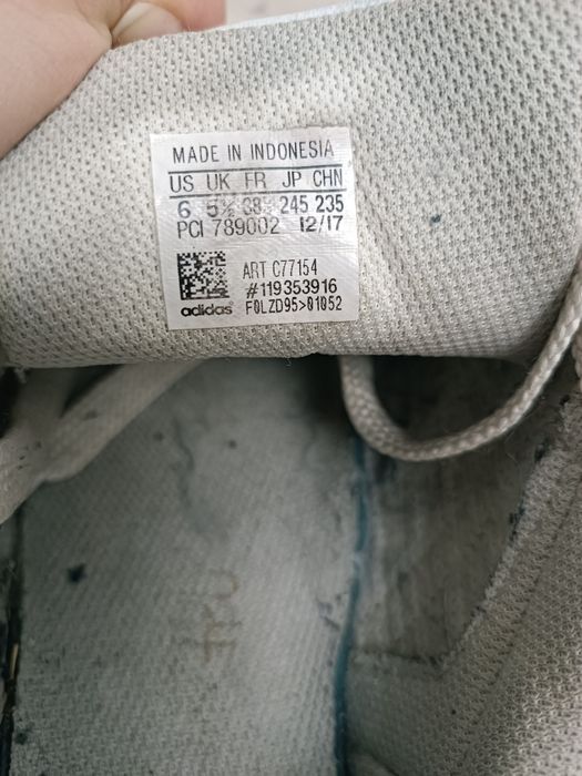 Продам кроссовки Adidas superstar