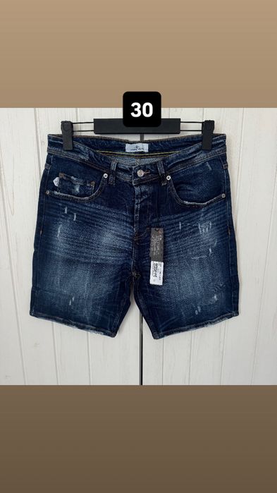 Къси дънки от марките Dsquared2, Black Island и Armani.