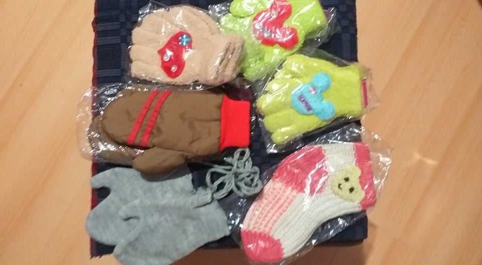 Топли ръкавички и чорапче и бонус