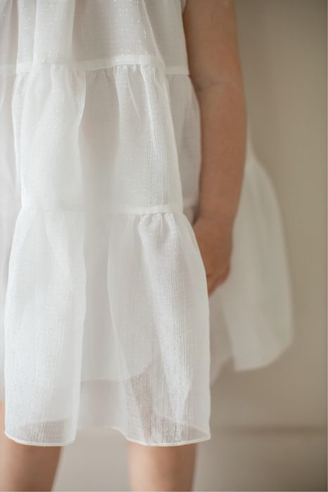 Нежное белое платье