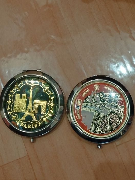 Шкатулки разные,зеркала