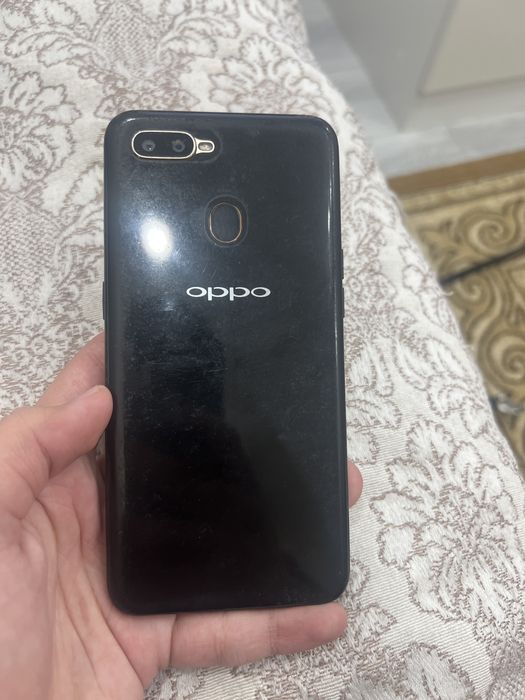 Продаю оппо а5 по состояние не включатся память