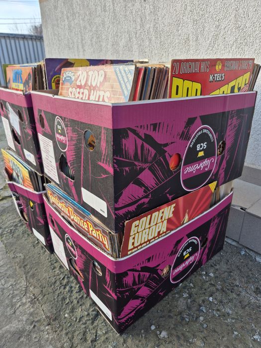 Vând Lot 100 Discuri Vinil colectie muzica usoara mixta straina artisti internationali