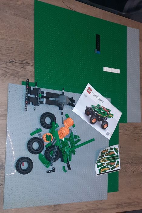 Piese Lego , piese dezmembrai și placi de baza