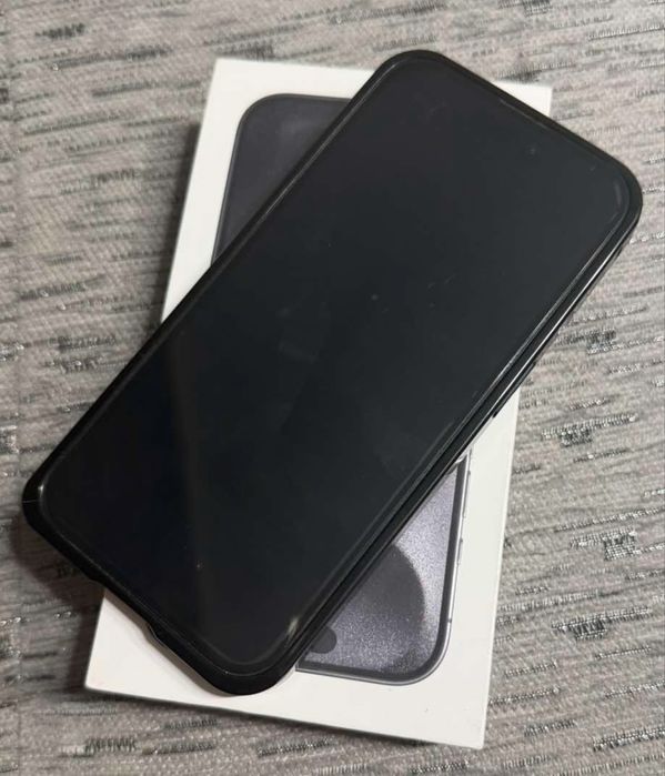 Продавам IPhone 15 pro