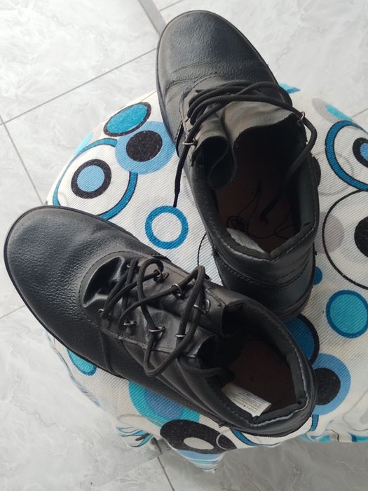 Натуральный кожа 43. 44..размер