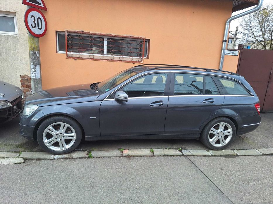MERCEDES-BENZ C-Class 2010 — imagine 3